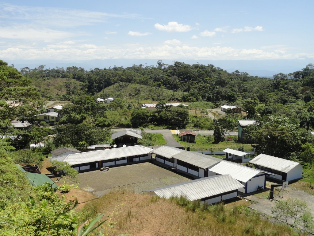 Foto: Colegio - Simón Bolívar (Mushullacta) (Pastaza), Ecuador