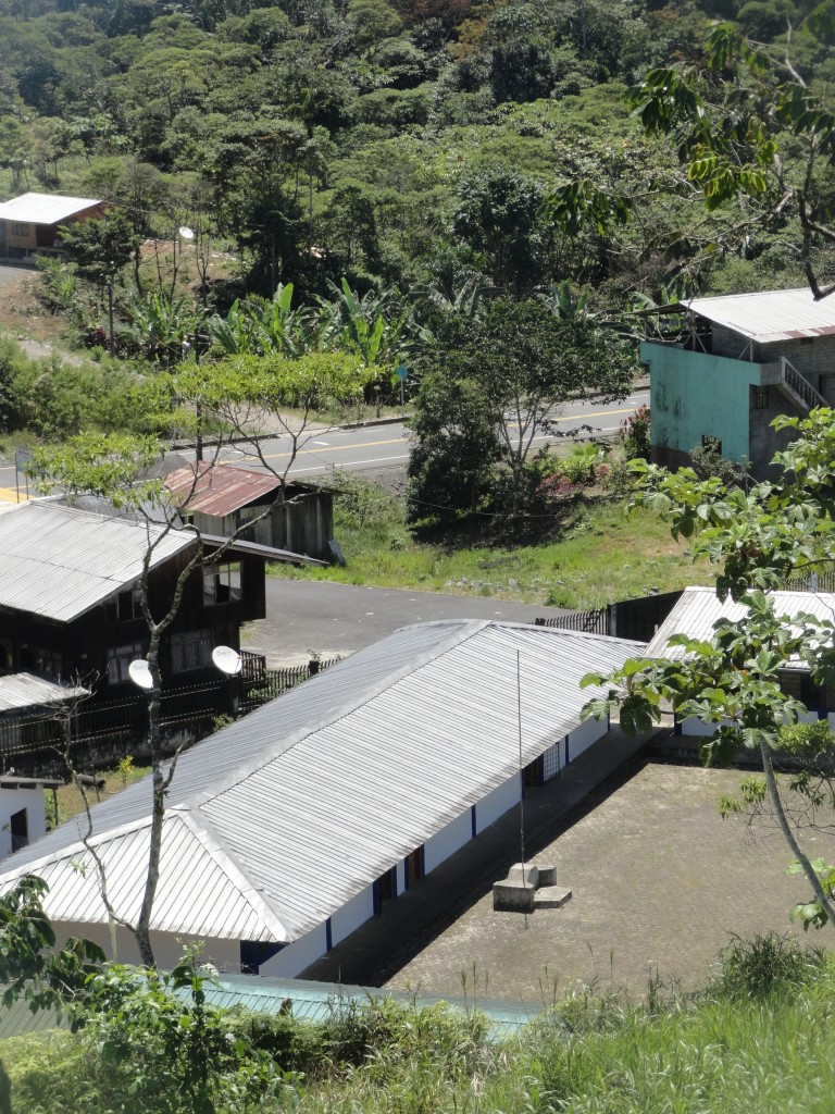 Foto: Colegio - Simón Bolívar (Mushullacta) (Pastaza), Ecuador