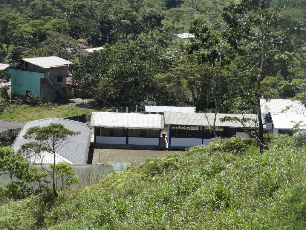 Foto: Colegio - Simón Bolívar (Mushullacta) (Pastaza), Ecuador