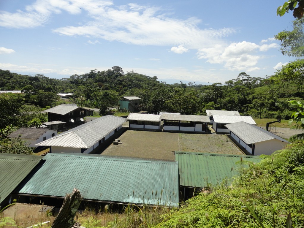 Foto: Colegio - Simón Bolívar (Mushullacta) (Pastaza), Ecuador