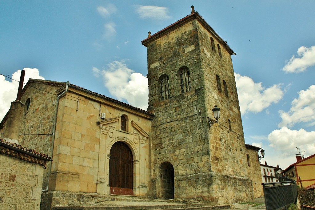 Foto: Centro histórico - Regumiel de la Sierra (Burgos), España