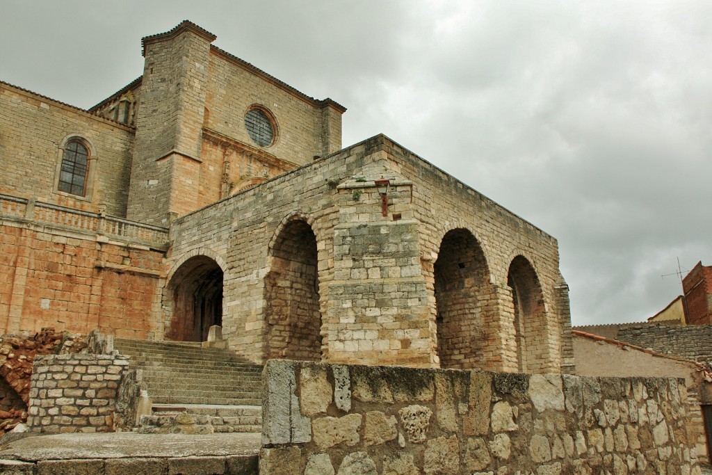 Foto: Colegiata - Santa María del Campo (Burgos), España