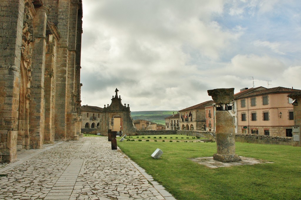 Foto: Santa María la Real - Sasamón (Burgos), España