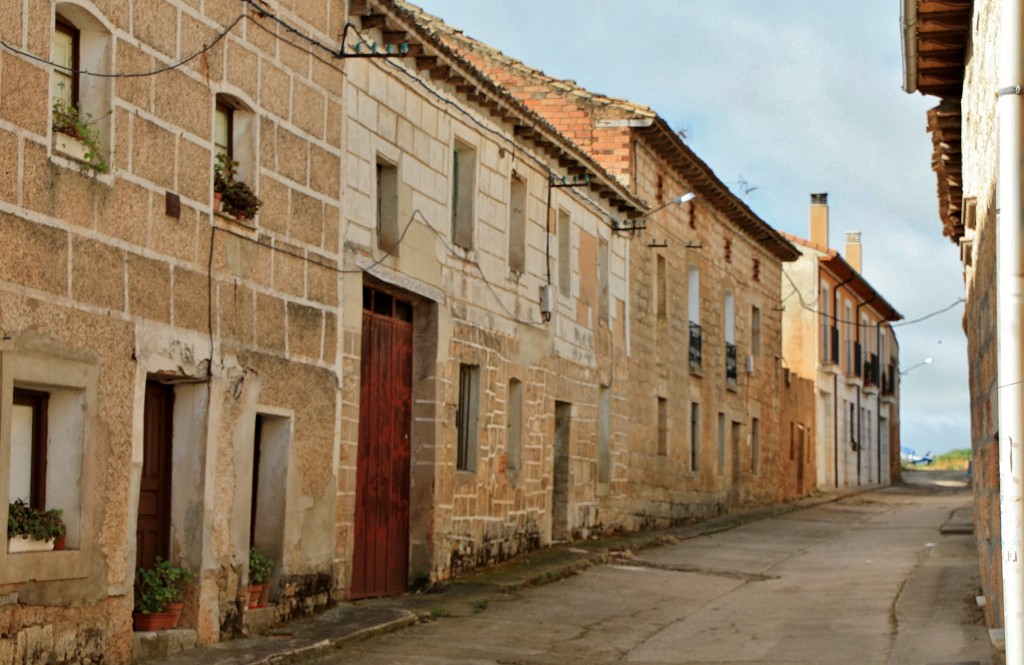 Foto: Vista del pueblo - Sasamón (Burgos), España