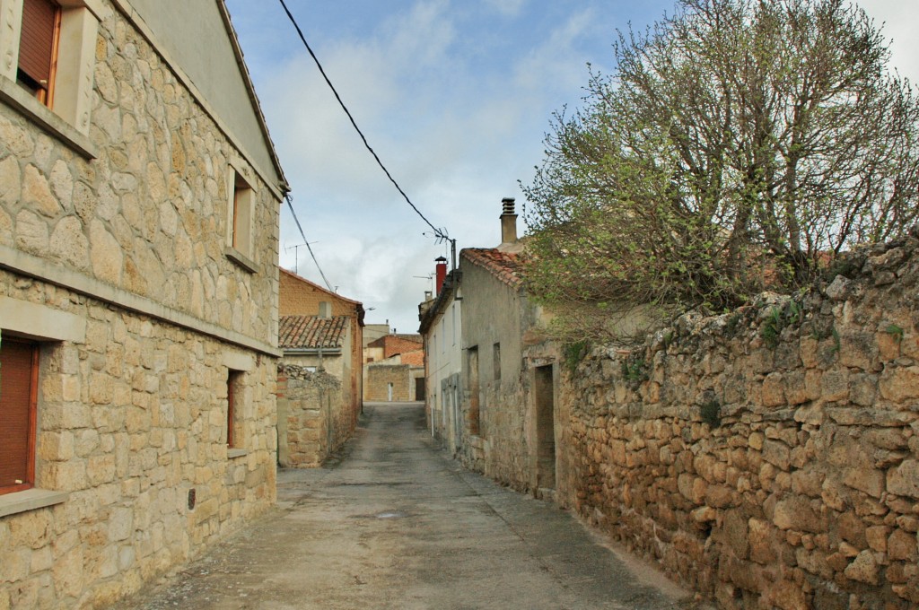 Foto: Vista del pueblo - Sasamón (Burgos), España