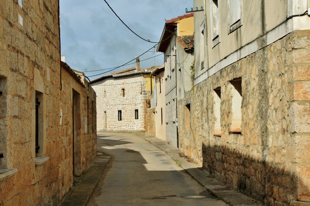 Foto: Vista del pueblo - Sasamón (Burgos), España