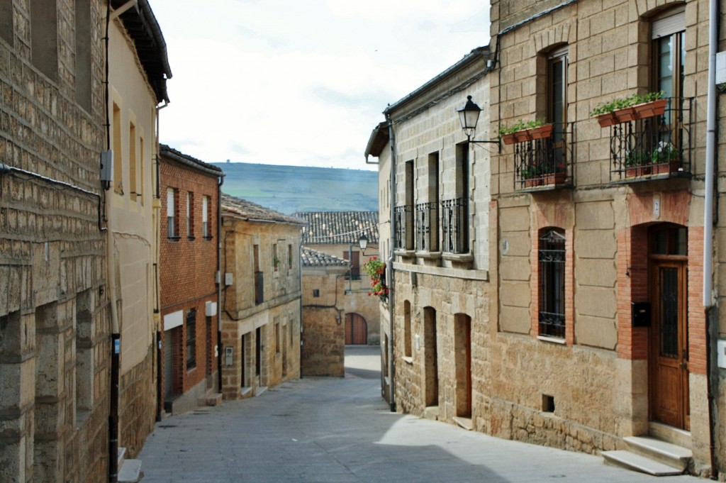 Foto: Vista del pueblo - Sasamón (Burgos), España