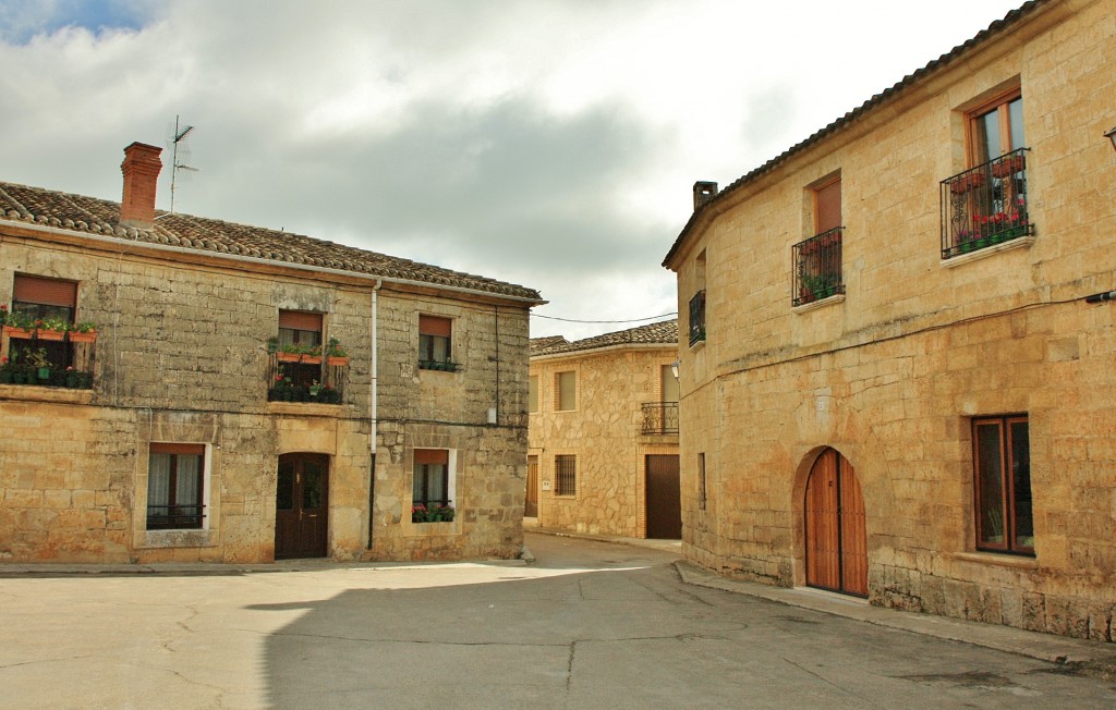 Foto: Vista del pueblo - Sasamón (Burgos), España