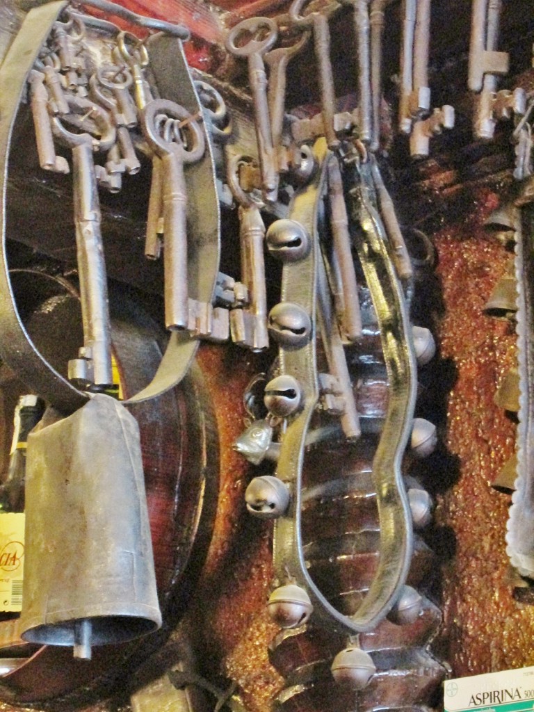 Foto: Interior de un bar - Sasamón (Burgos), España