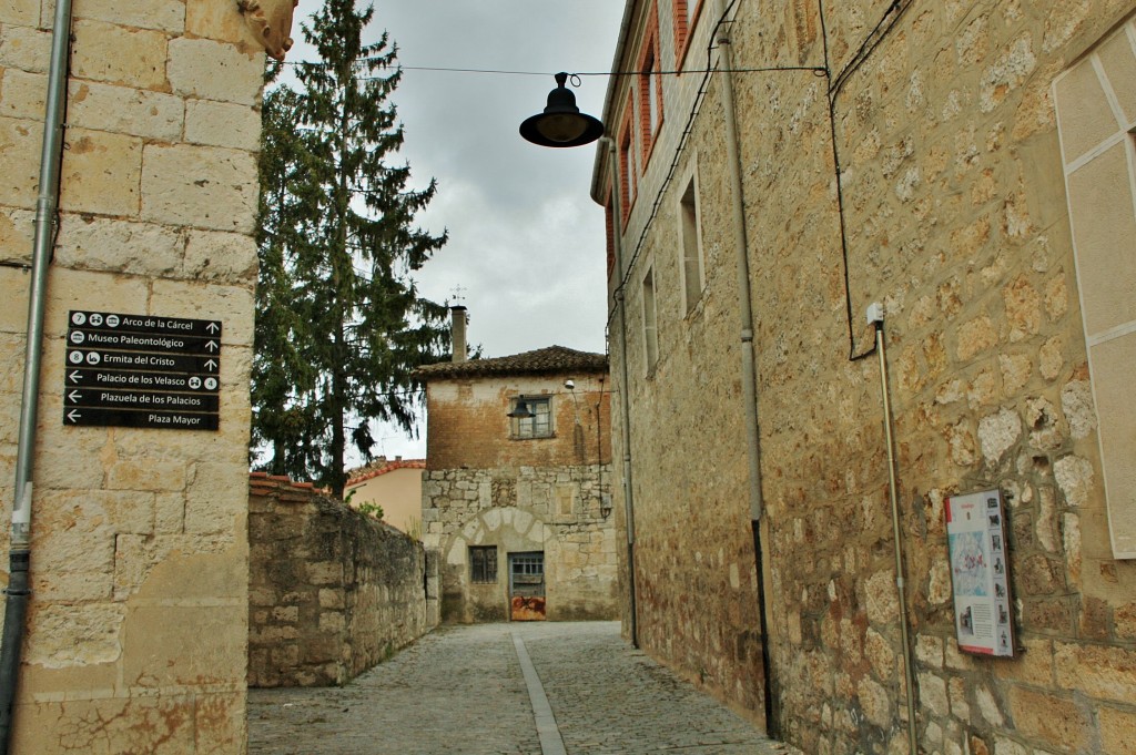 Foto: Vista del pueblo - Villadiego (Burgos), España