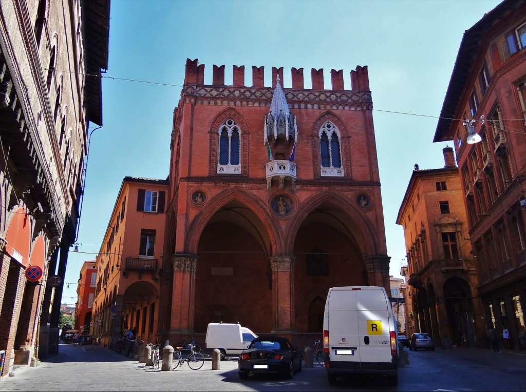 Foto: Palazzo della Mercanzia - Bologna (Emilia-Romagna), Italia