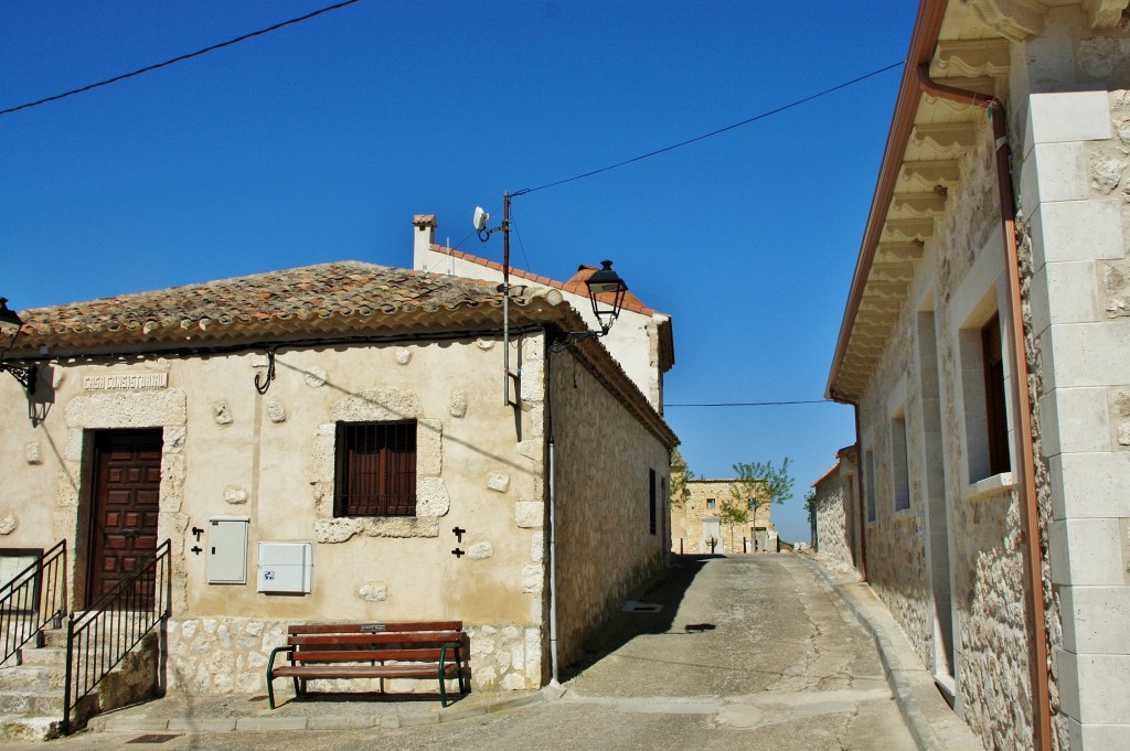 Foto: Recinto amurallado - Haza (Burgos), España