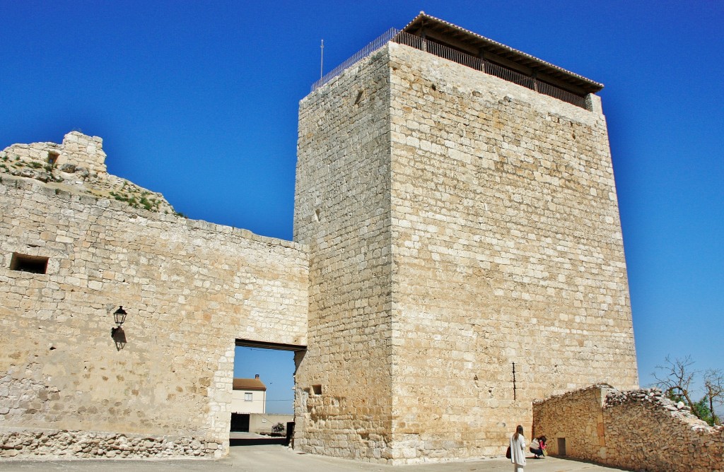 Foto: Recinto amurallado - Haza (Burgos), España