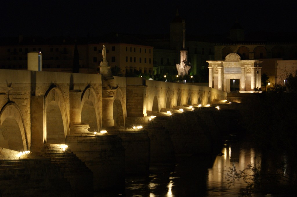 Foto: puente romano desde torre Calahorra - Córdoba (Andalucía), España