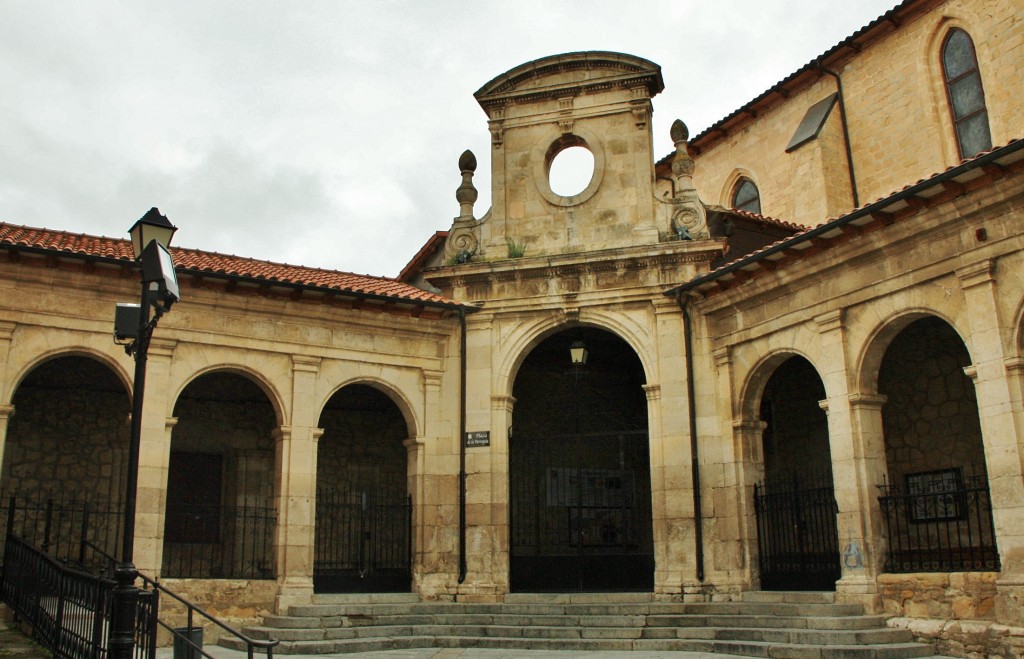 Foto: Iglesia - Medina de Pomar (Burgos), España