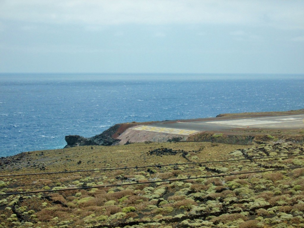 Foto: Aeropuerto - El Tamaduste (El Hierro) (Santa Cruz de Tenerife), España