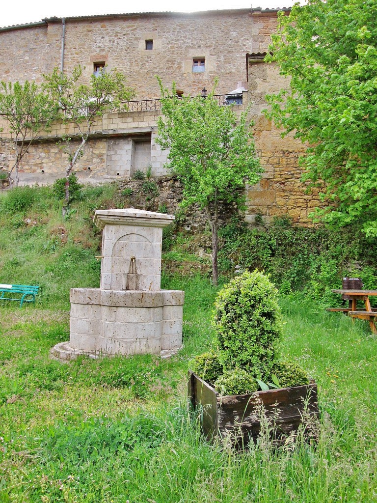 Foto: Vista del pueblo - Tubilla del Agua (Burgos), España