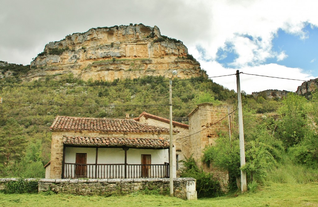 Foto: Vista del pueblo - Quintanilla Escalada (Burgos), España