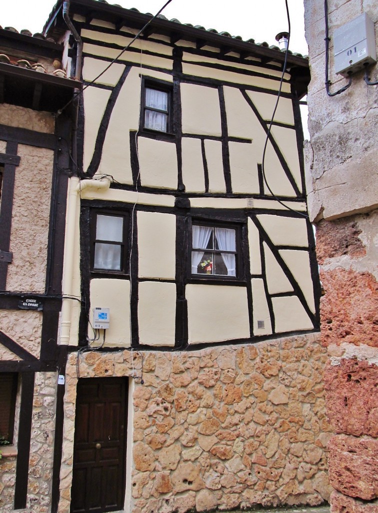 Foto: Centro histórico - Poza de la Sal (Burgos), España