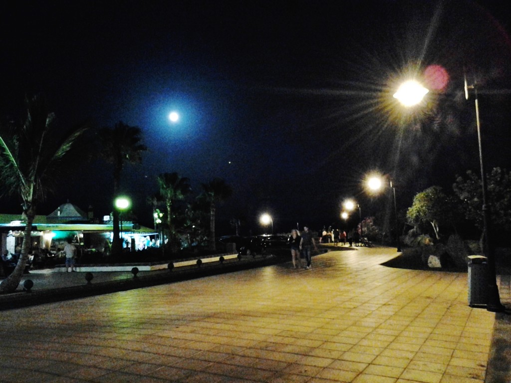 Foto: Luna llena - Puerto del Carmen (Lanzarote) (Las Palmas), España