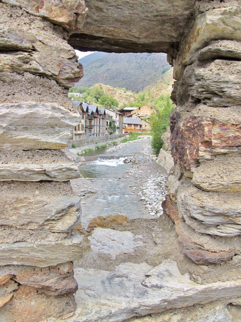 Foto: Puente medieval - Esterri d´Aneu (Lleida), España