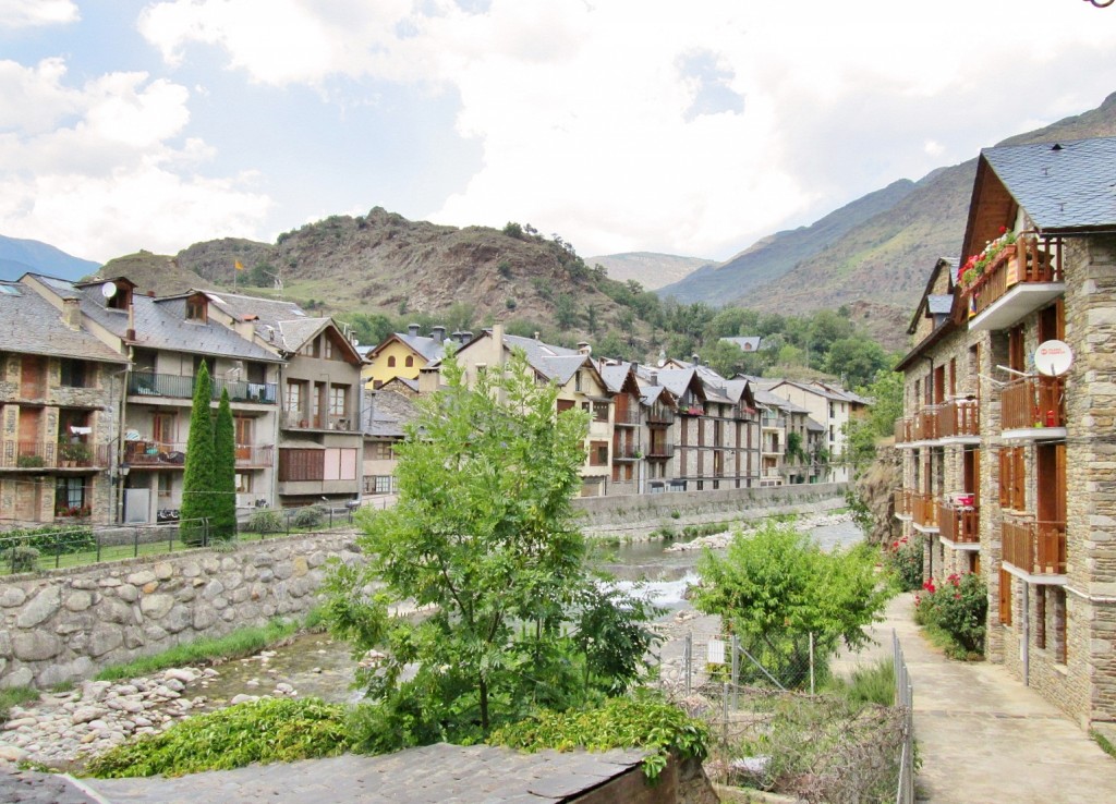 Foto: Vista del pueblo - Esterri d´Aneu (Lleida), España