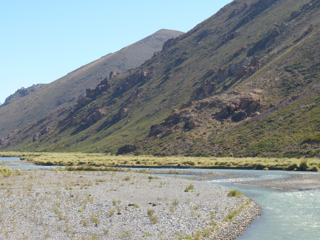 Foto: Bardas Blancas. Río Grande. - Malargüe (Mendoza), Argentina