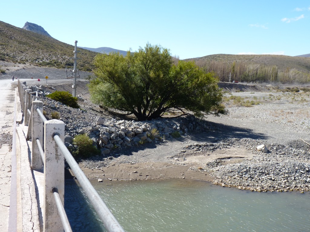 Foto: Bardas Blancas. Río Grande. - Malargüe (Mendoza), Argentina