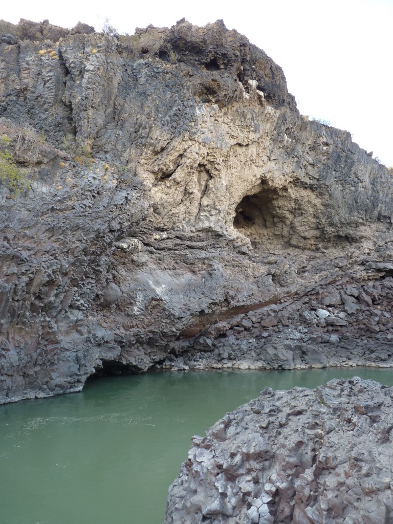 Foto: La Payunia. Río Grande. La Pasarela. - Malargüe (Mendoza), Argentina