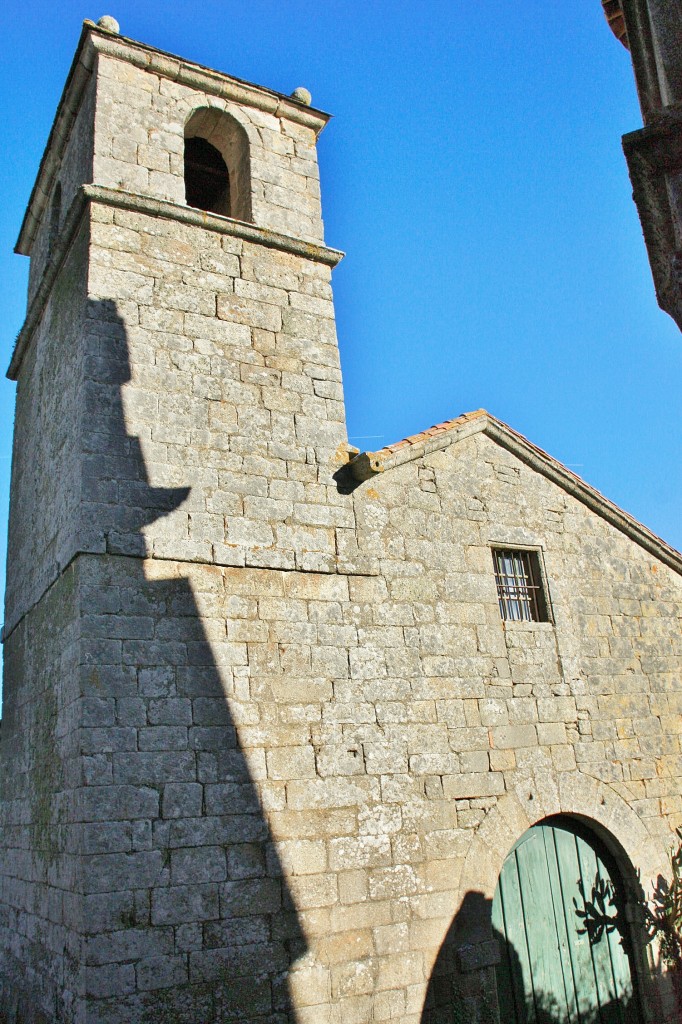 Foto: Iglesia de la fortaleza - Monterrey (Ourense), España