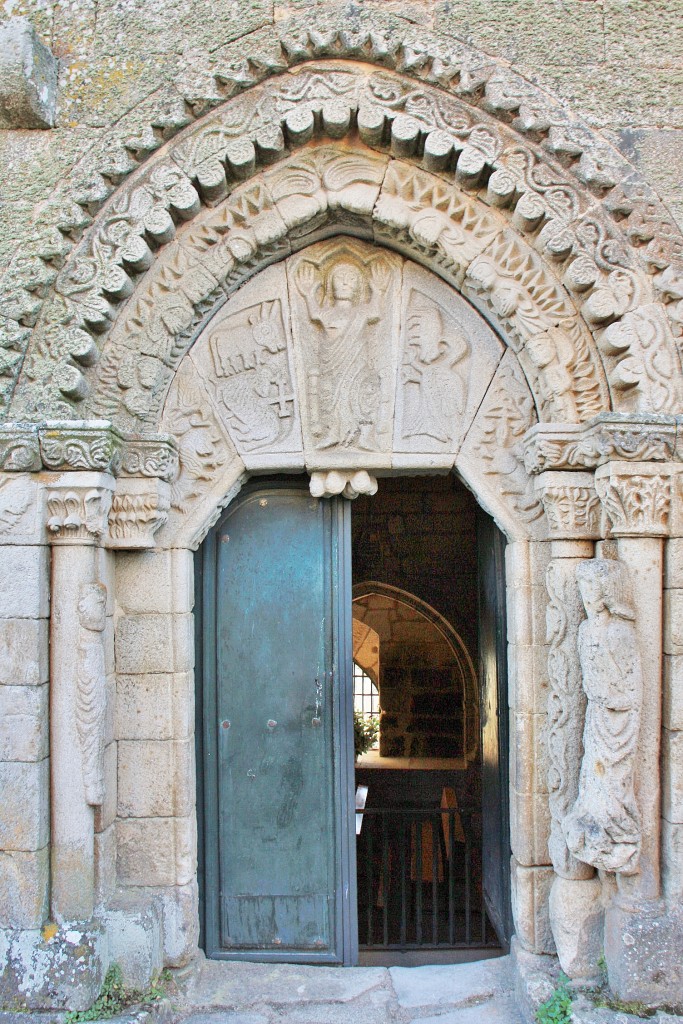 Foto: Iglesia de la fortaleza - Monterrey (Ourense), España