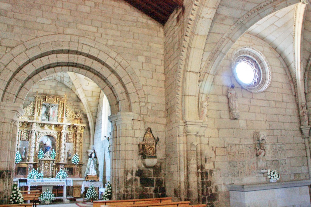 Foto: Iglesia de la fortaleza - Monterrey (Ourense), España