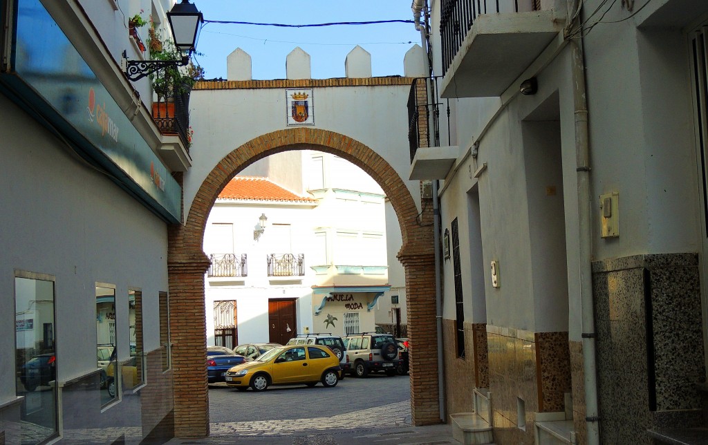 Foto: Calle Iglesia - Alozaina (Málaga), España