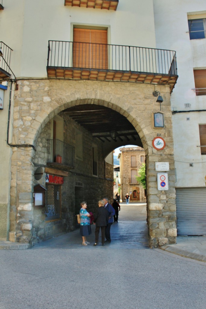 Foto: Puerta centro histórico - Sant Llorenç de Morunys (Lleida), España