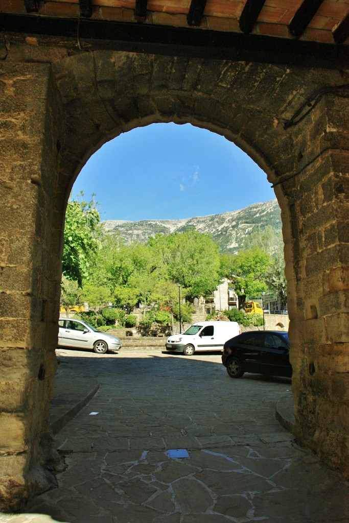 Foto: Puerta centro histórico - Sant Llorenç de Morunys (Lleida), España