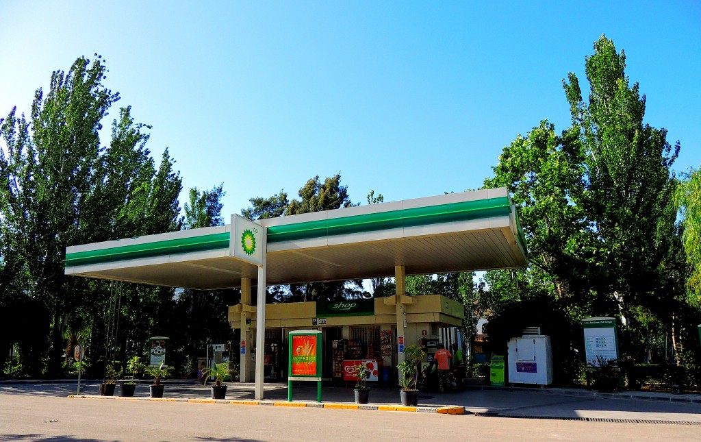 Foto: Gasolinera Jardines de El Burgo - El Burgo (Málaga), España