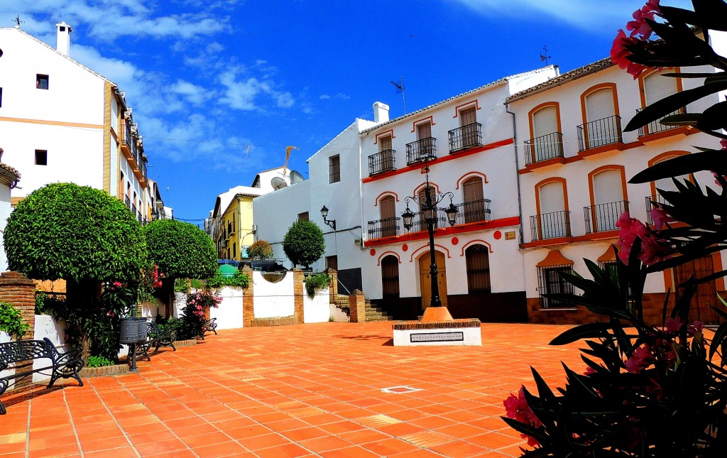 Foto: Plaza de Abajo - El Burgo (Málaga), España