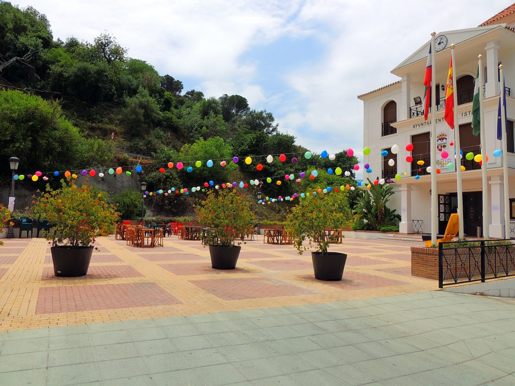 Foto: Plaza Andalucía - Istán (Málaga), España