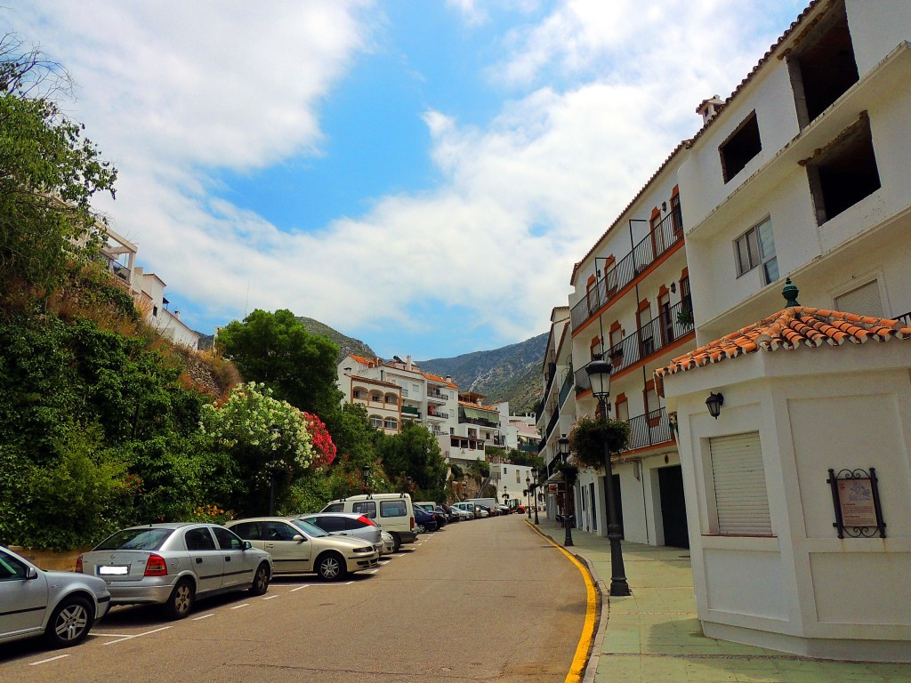 Foto: Subida al Ayuntamiento - Istán (Málaga), España