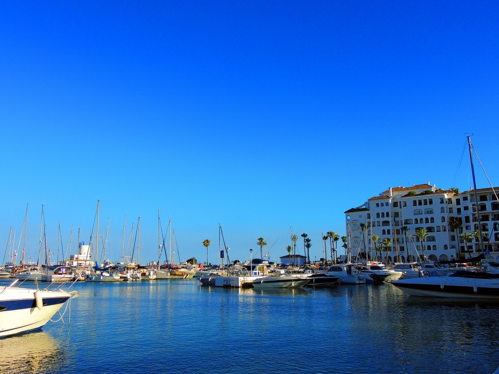 Foto: Puerto La Duquesa - Castillo de la Duquesa (Málaga), España