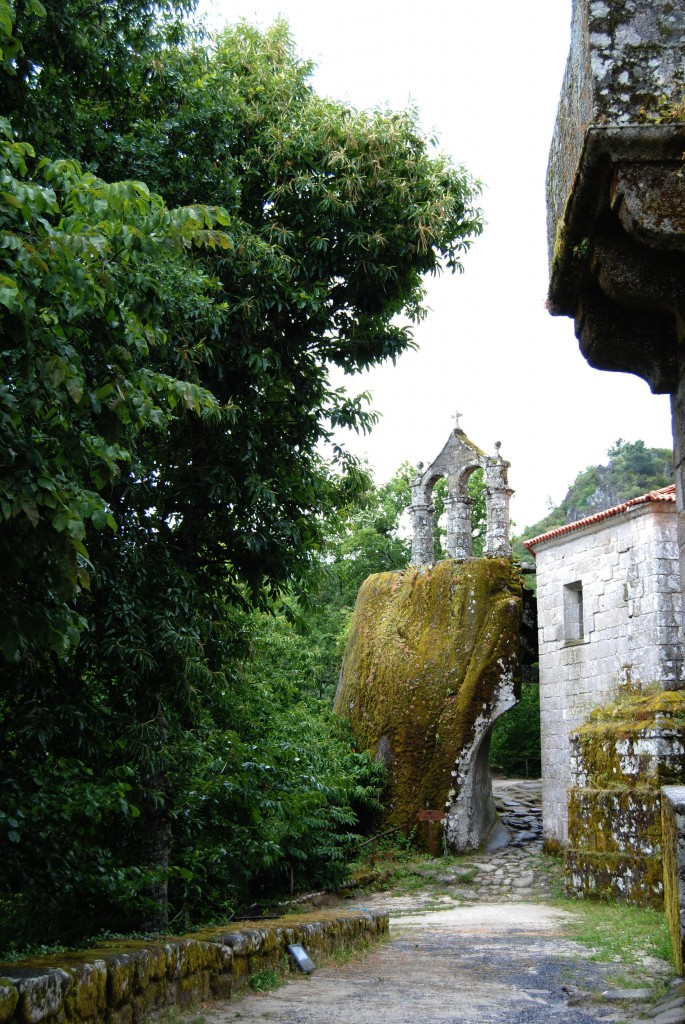 Foto de Monasterio San Pedro De Las Rocas (Ourense), España