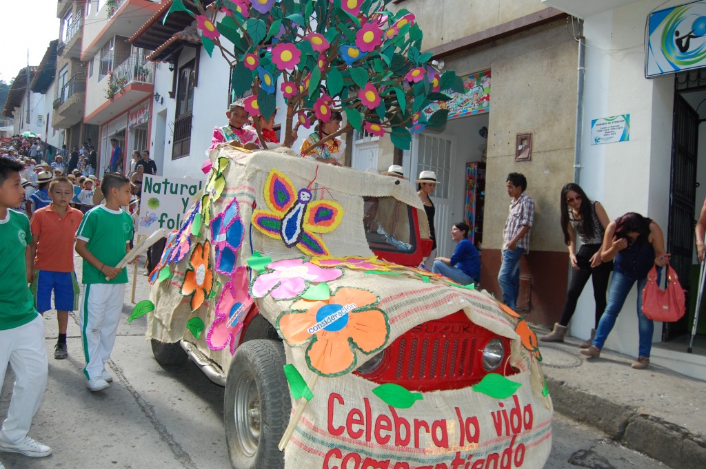 Foto: Festival folclórico estudiantil julio de 2014 - Vélez Santander (Santander), Colombia