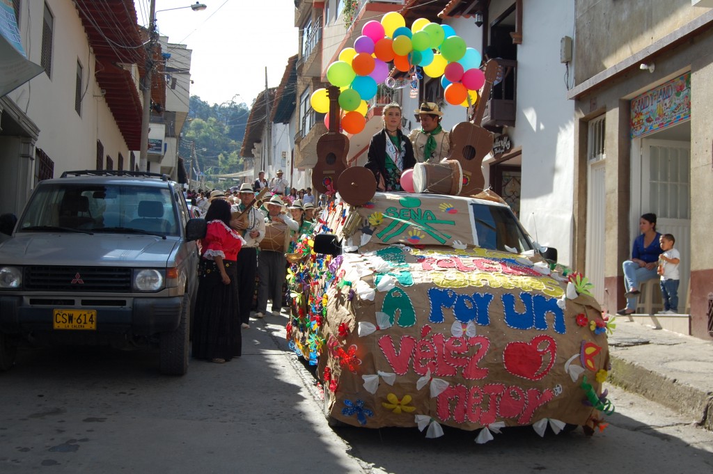 Foto: Festival folclórico estudiantil julio de 2014 - Vélez Santander (Santander), Colombia