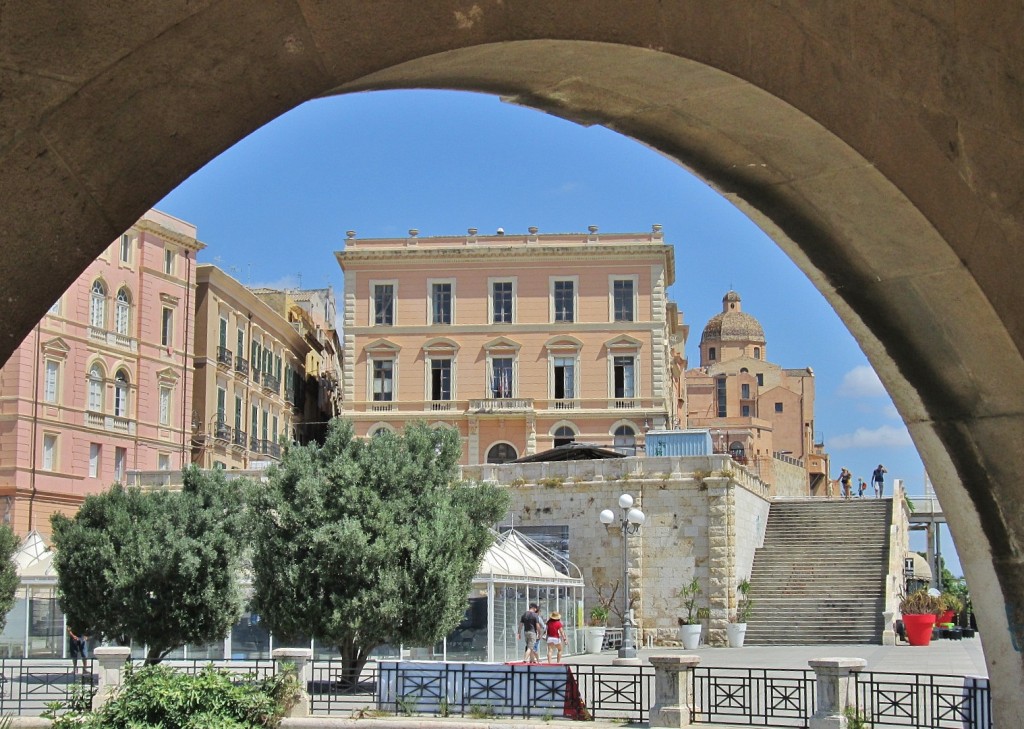 Foto: Bastión de San Remy - Cagliari (Sardinia), Italia