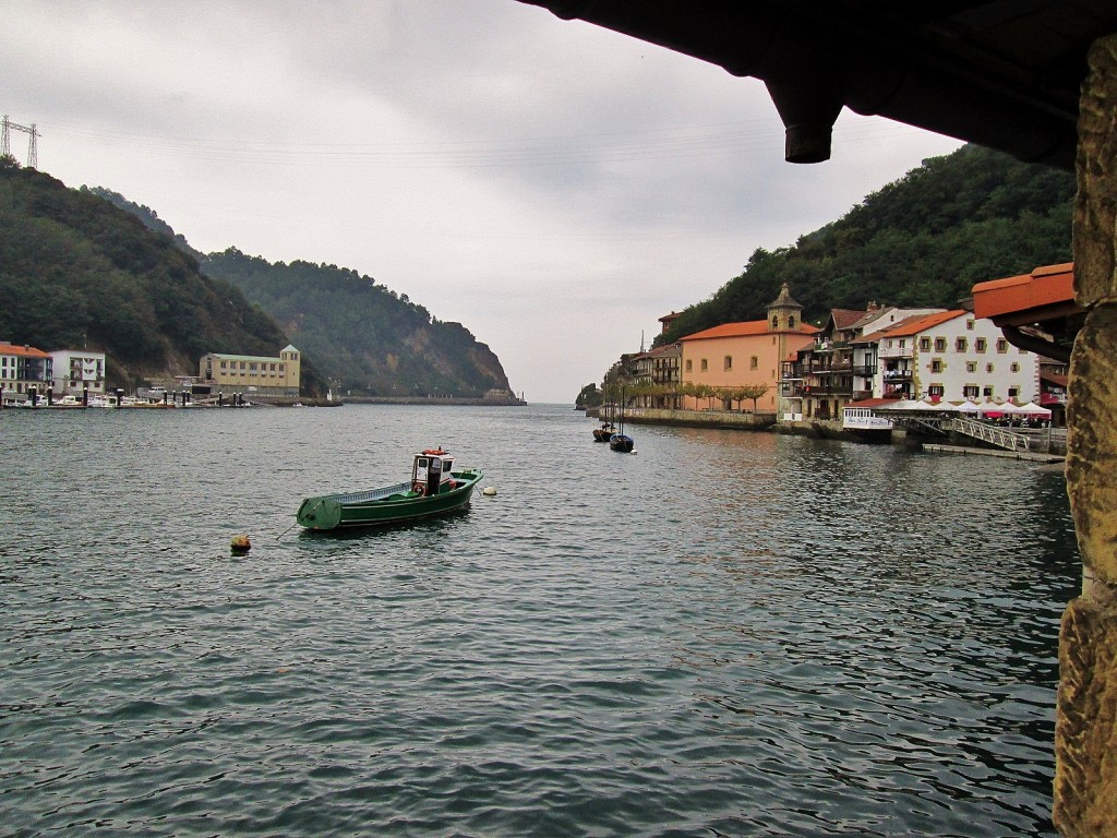 Foto: Salida del puerto - Pasai Donibane (Gipuzkoa), España