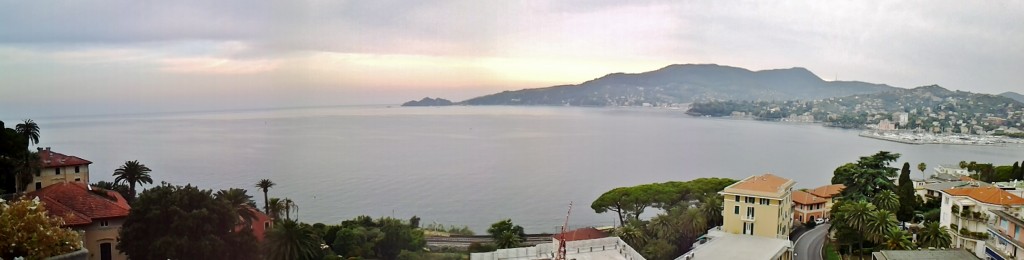 Foto: Vista del golfo del Tigullio - Rapallo (Liguria), Italia