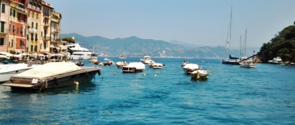 Foto: Vista del pueblo - Portofino (Liguria), Italia