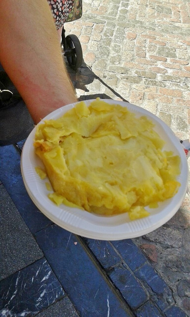 Foto: Hay que alimentarse - Córdoba (Andalucía), España