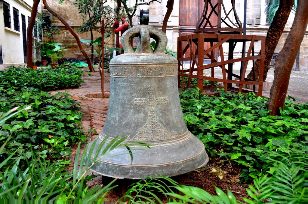 Foto: Campana dr bronce - Malaga (Málaga), España