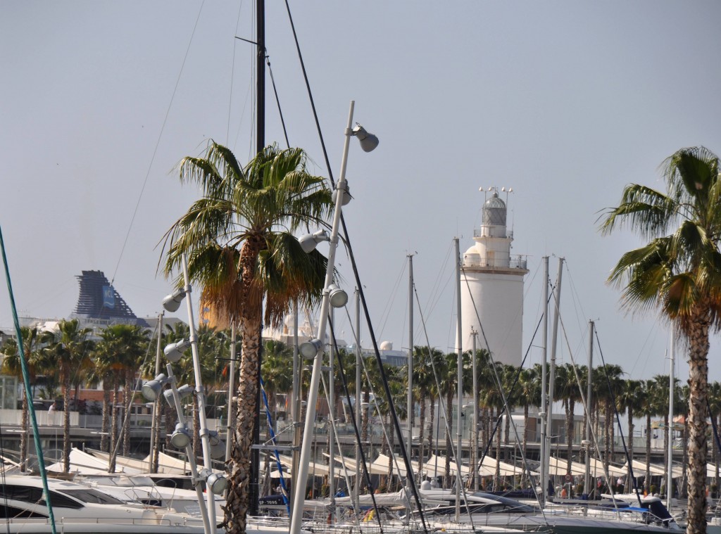 Foto: Puerto y faro - Malaga (Málaga), España